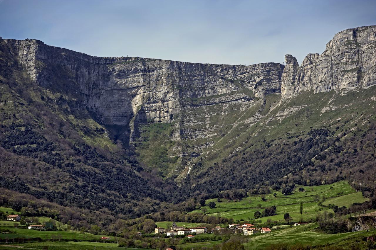 Ciudad De Orduña Exterior foto